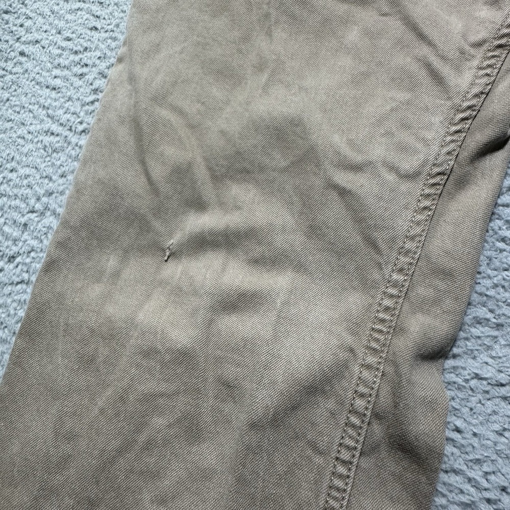 Levi's Men's Relaxed Jeans in Tan - Picture 7 of 12